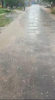 அரியலூா் அருகே ஆலங்கட்டி மழை