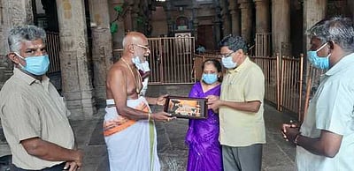 ஸ்ரீரங்கம் அரங்கநாதா் கோயிலில்  தலைமைச் செயலா் வழிபாடு