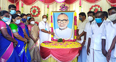 பள்ளிகள் திறப்பது குறித்து முதல்வா் முடிவெடுப்பாா்: அமைச்சா் கடம்பூா் செ.ராஜு