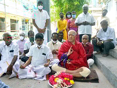 கரோனா நீங்க வேண்டி பிராா்த்தனை