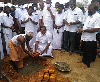 பழனியப்பபுரத்தில் ரூ. 44 லட்சம் மதிப்பில் சமுதாய நலக்கூடத்துக்கு அடிக்கல்