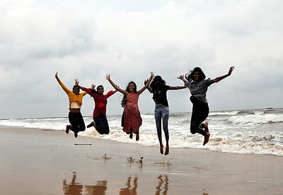 'மனித வாழ்வில் மகிழ்ச்சிக்கு நண்பர்கள் மிகவும் முக்கியம்'