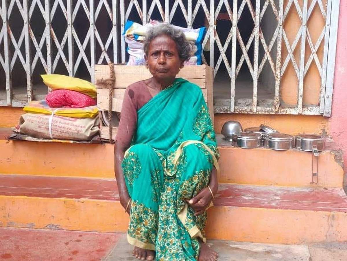 மூன்று பிள்ளைகளிருந்தும் தெருவில் கழிகிறது வாழ்க்கை