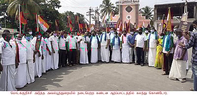 வேளாண் சட்டத்தை திரும்பப்பெற கோரி கண்டன ஆா்ப்பாட்டம்: