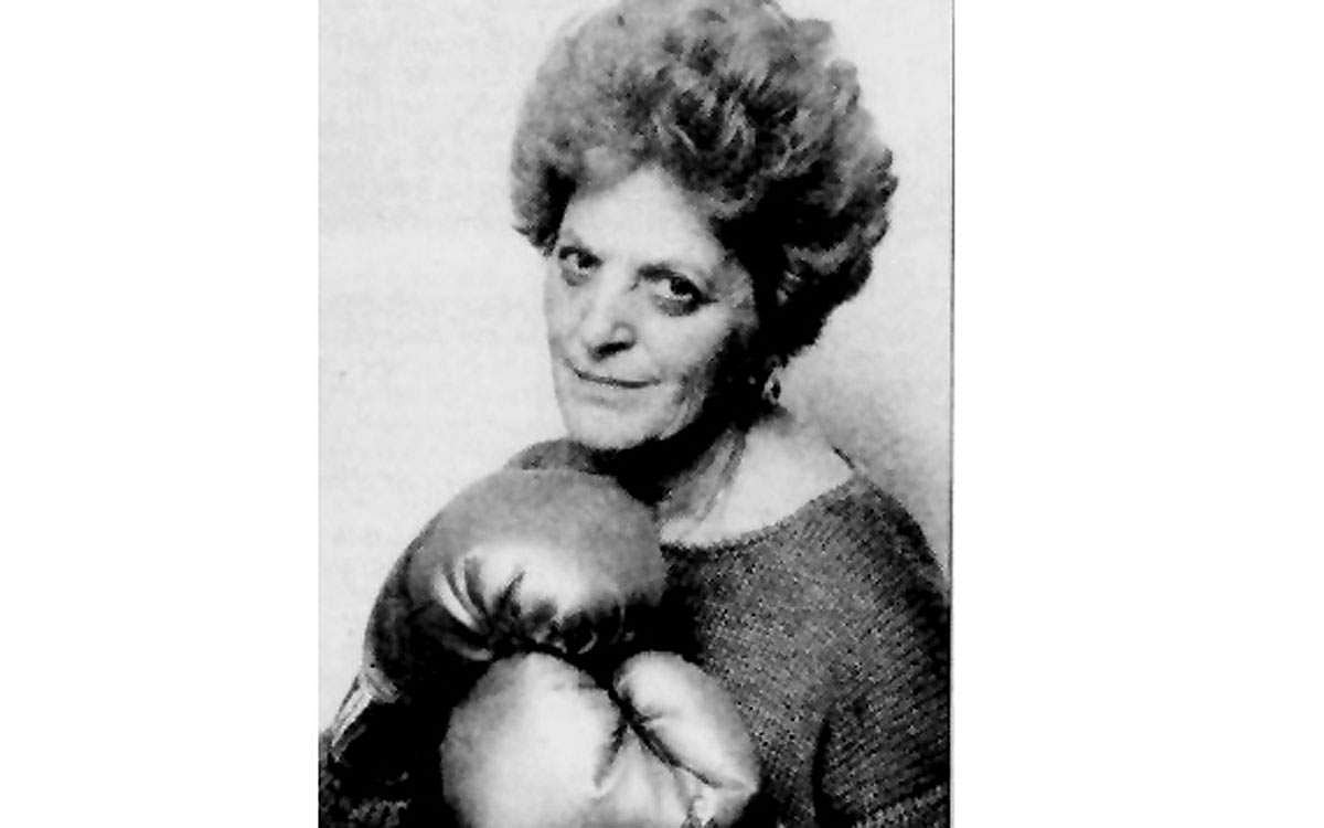 முதல் பெண் நடுவர்!