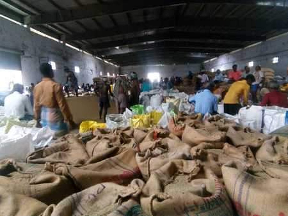 விளைபொருள்களுக்கு பணத்தை வழங்காமல் அலைக்கழிப்பு: விவசாயிகள் வேதனை