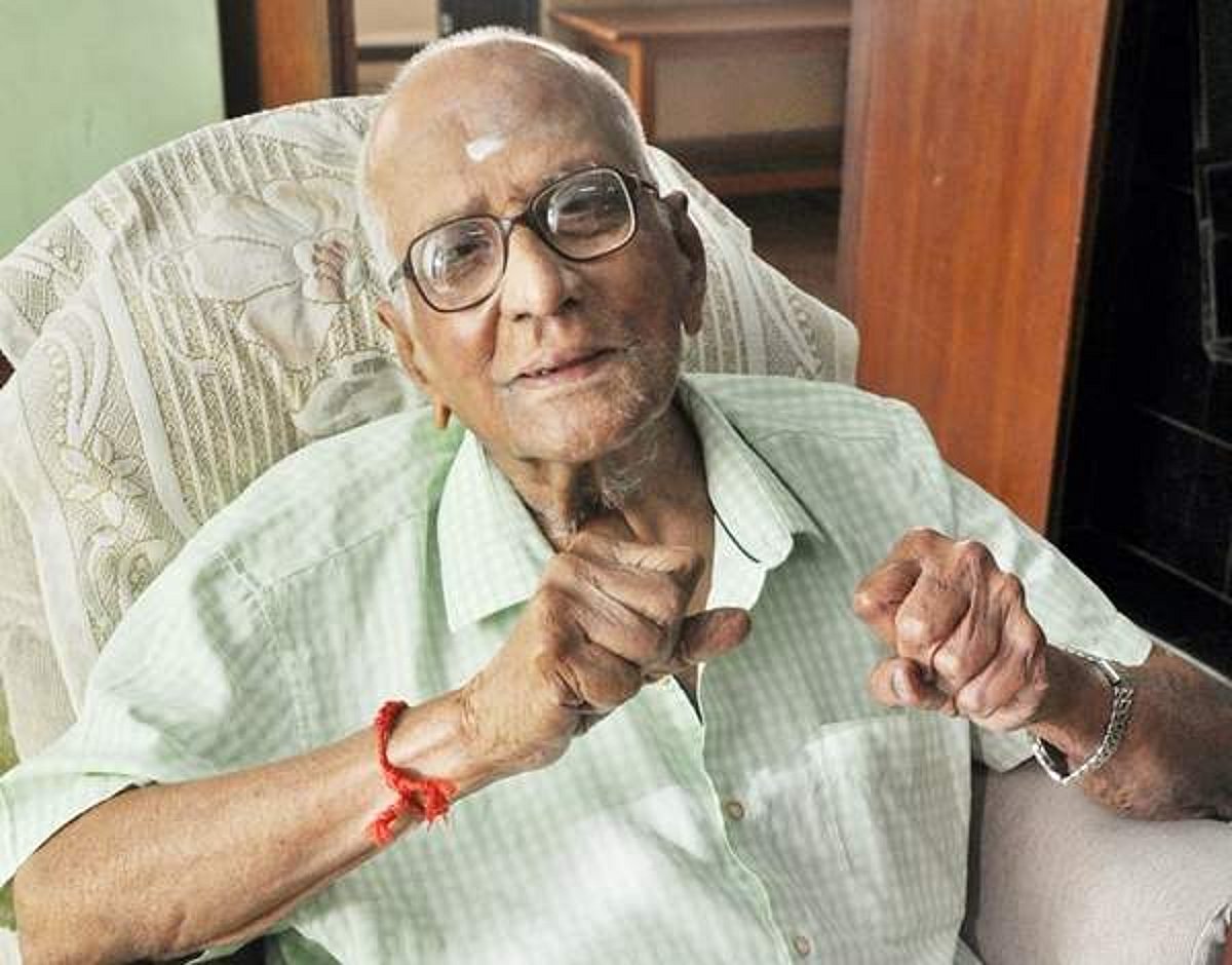 100 வயதில் தடம் பதிக்கும் சேவை புரிந்த எளிய மருத்துவர்!