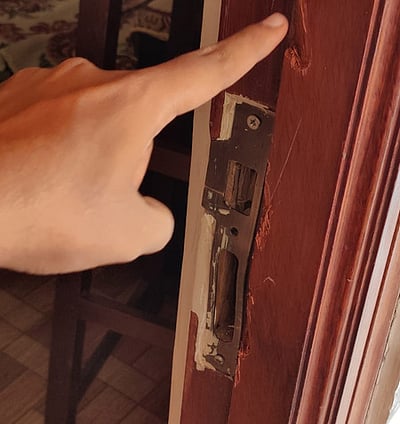 உடுமலையில் வீடு புகுந்து 37 பவுன் நகை, ரூ.1.05 லட்சம் கொள்ளை