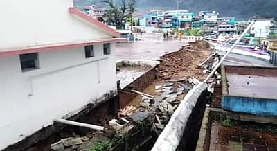 கொடைக்கானலில் தொடர்மழையால் கோயில் சுற்றுச் சுவர் சேதம்