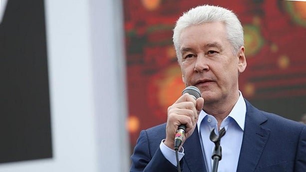 பொதுமக்கள் பயன்பாடுக்காக கரோனா தடுப்பூசி: வெளியிட்டது ரஷியா