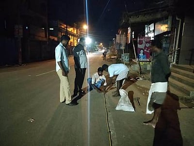 தினமணி செய்தி எதிரொலி: சாலையின் ஓரம் கயிறு அமைக்கும் பணி