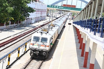 மும்பை-ஹௌரா எக்ஸ்பிரஸ் ரயிலுக்கு வெடிகுண்டு மிரட்டல்
