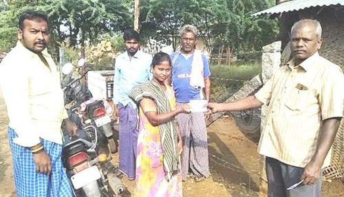 சங்ககிரி வட்டத்தில் பொங்கல் பரிசு தொகுப்பு டோக்கன் விநியோகம்
