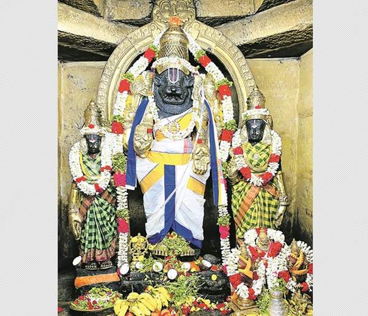 சிங்கிரிகோணாவில் தேவியருடன் நின்றருளும் நரசிம்மர்!