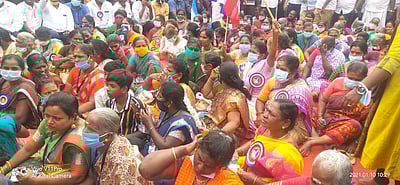 வள்ளுவர் கோட்டத்தில் முன்னெப்போதும் இல்லாத கூட்டம்: ரஜினி ரசிகர்கள் எழுச்சி