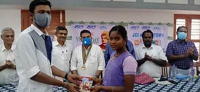 விவேகானந்தா் பிறந்தநாள் விழா