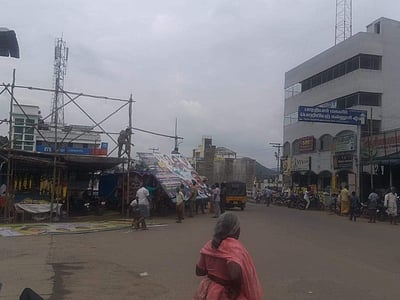 தம்மம்பட்டியில் அனுமதியின்றி வைக்கப்பட்ட பேனர்கள் அகற்றம்