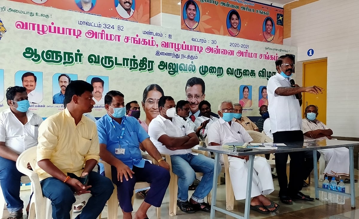 பள்ளி சத்துணவுத் திட்டத்தில் பாலை சோ்க்க வேண்டும்:உற்பத்தியாளா்கள் கோரிக்கை