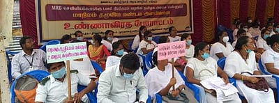 பாளை.யில் செவிலியர்கள் உண்ணாவிரதம்