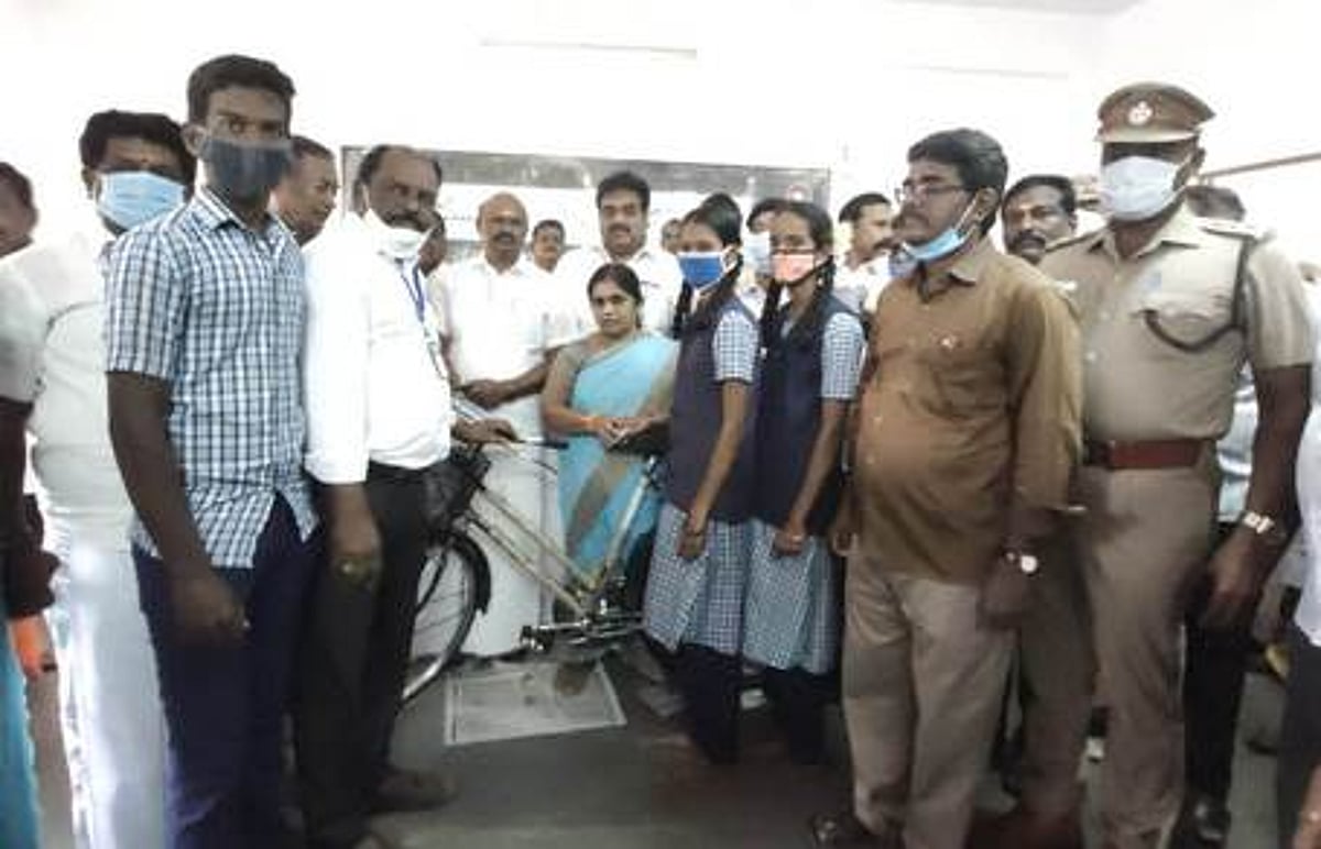 1,741 மாணவ, மாணவிகளுக்கு விலையில்லா சைக்கிள்கள் அளிப்பு