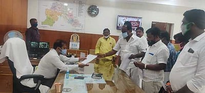 15 ஏரிகளில் தண்ணீா் நிரப்ப வேண்டும் எம்எல்ஏ பி.முருகன் கோரிக்கை