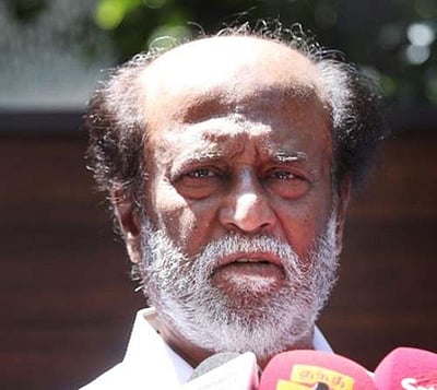 அரசியலுக்கு வரமாட்டேன்; வேதனைப்படுத்த வேண்டாம்: ரஜினிகாந்த் உருக்கமாக வேண்டுகோள்