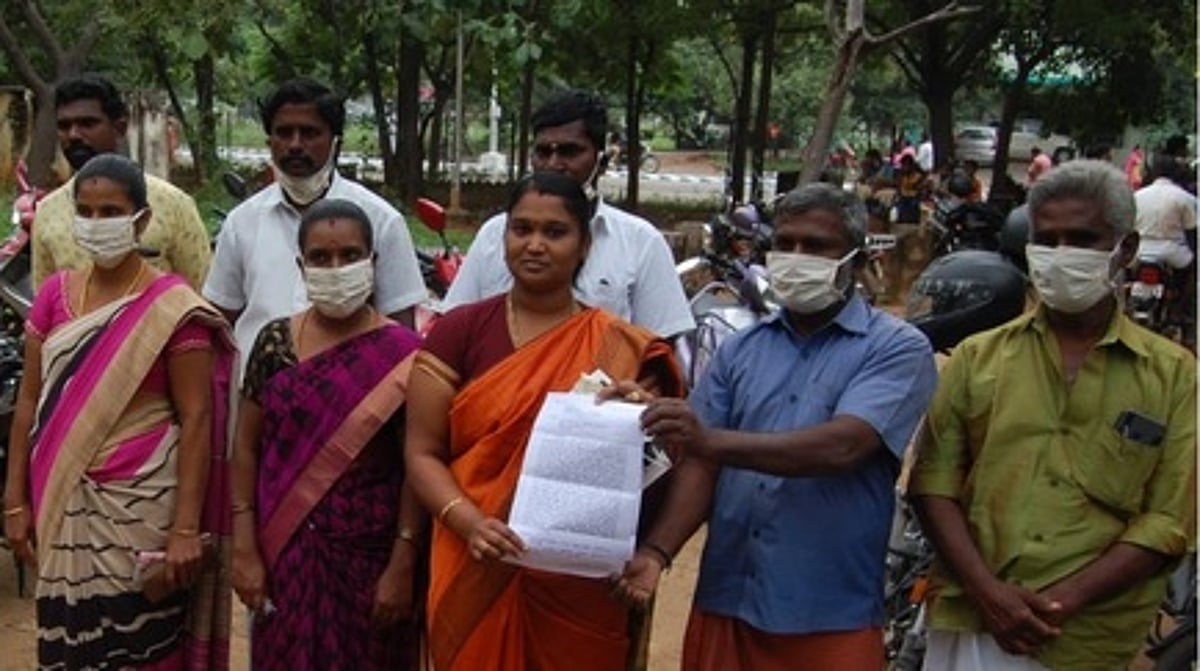 பணி செய்வதற்கு இடையூறு: துணைத் தலைவா் மீது ஊராட்சி மன்ற பெண் தலைவா் புகாா்