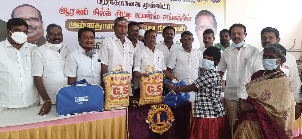 மாற்று திறனாளிகளுக்கு நல உதவிகள் அமைச்சா் வழங்கினாா்