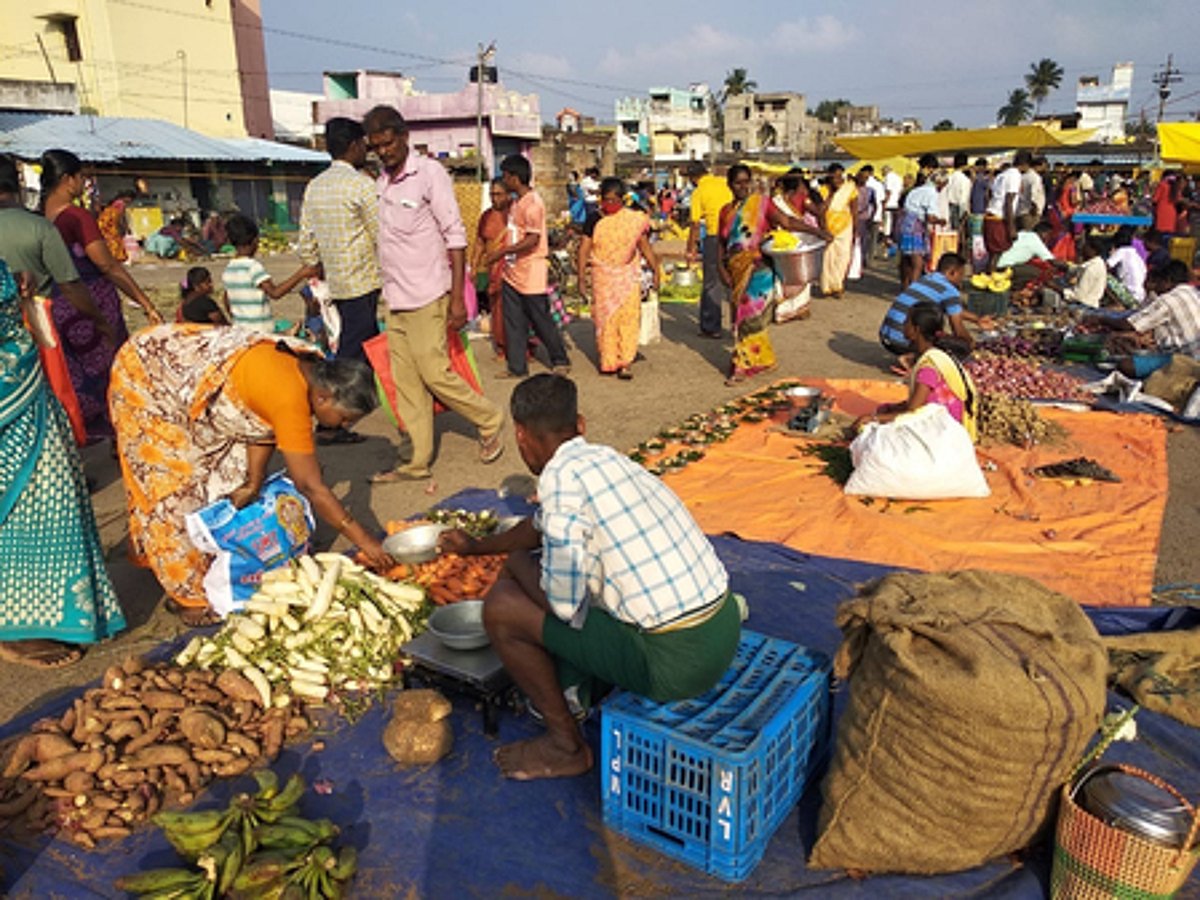 செய்யாறு போகி சந்தையில் வியாபாரம் அமோகம்