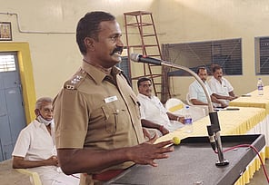 சென்னிமலையில் கிராம கண்காணிப்பு காவலா் நியமனம்