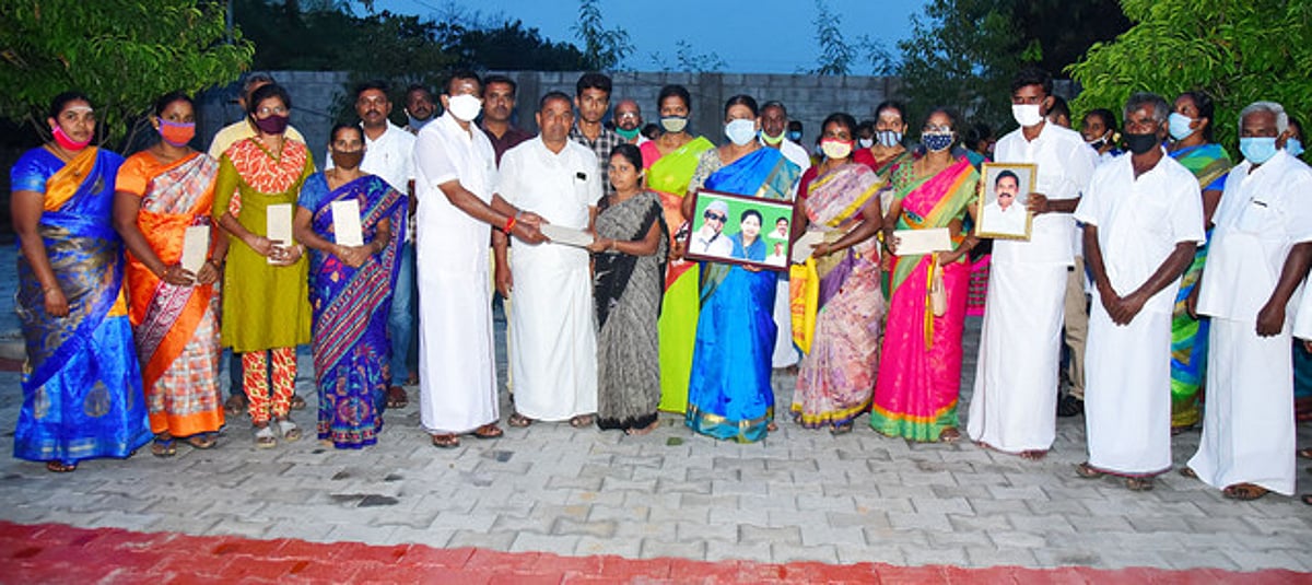 49 பயனாளிகளுக்கு இருசக்கர வாகனம் பெறுவதற்கான உத்தரவு வழங்கல்