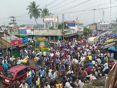 தம்மம்பட்டியில் போக்குவரத்து நெரிசல்