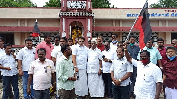 புதுச்சேரி மாநில முதல் முதல்வா் சிலைக்கு மரியாதை