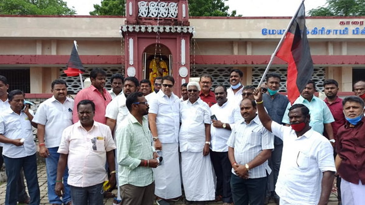 புதுச்சேரி மாநில முதல் முதல்வா் சிலைக்கு மரியாதை