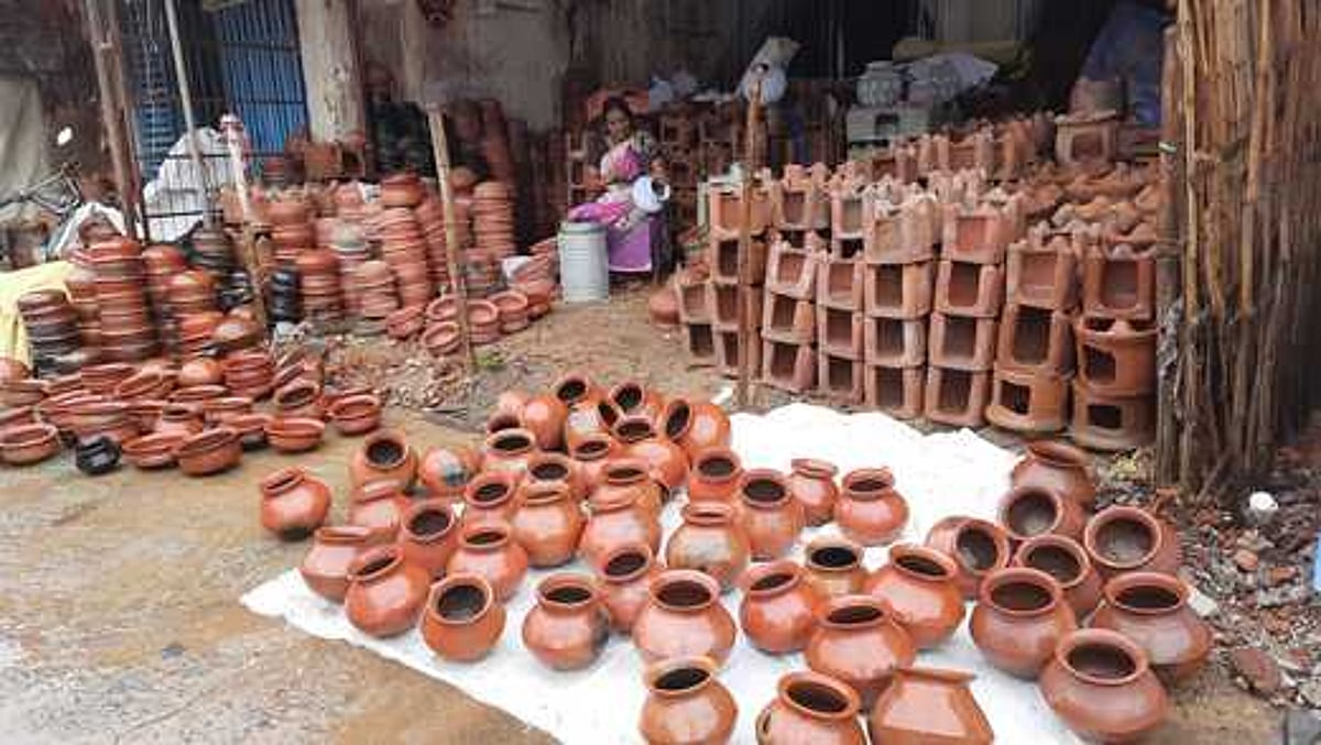 தொடா் மழை: பொங்கல் பொருள்கள் விற்பனை மந்தம்