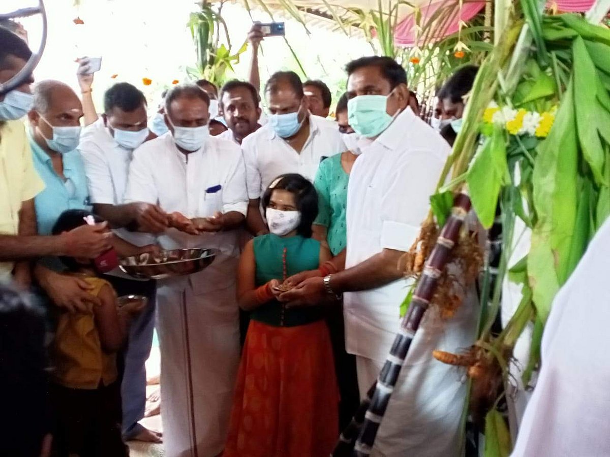 சொந்த ஊரில் குடும்பத்தாருடன் பொங்கல் கொண்டாடிய முதல்வர்