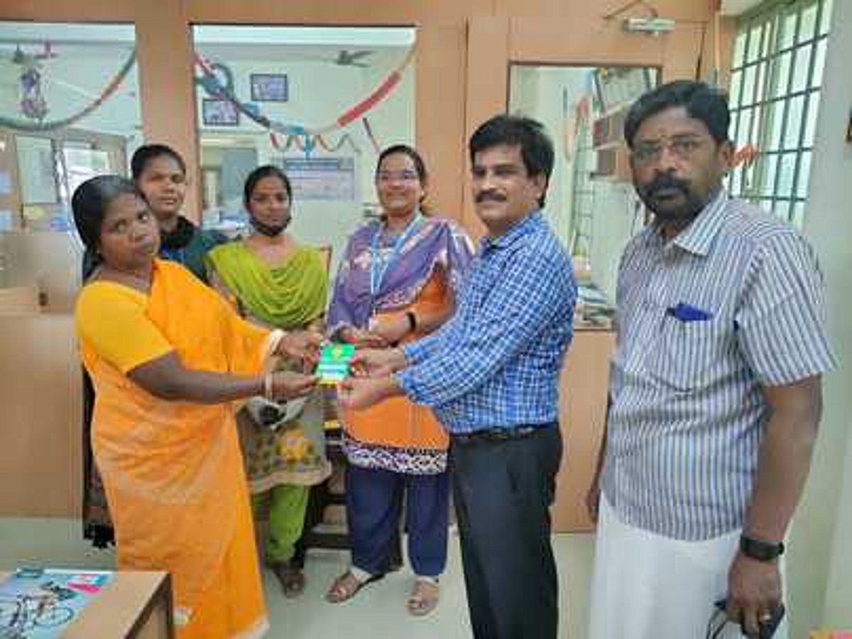 சாலையோர வியாபாரிகளுக்கு கடனுதவி