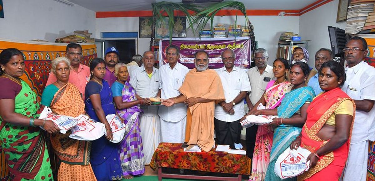 உழவா்களுக்குப் பாராட்டு