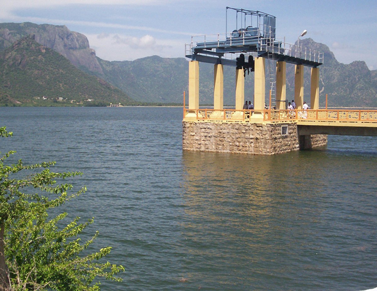 முழு கொள்ளளவை எட்டும் நிலையில் திருமூா்த்தி அணை: கரையோர மக்களுக்கு வெள்ள அபாய எச்சரிக்கை