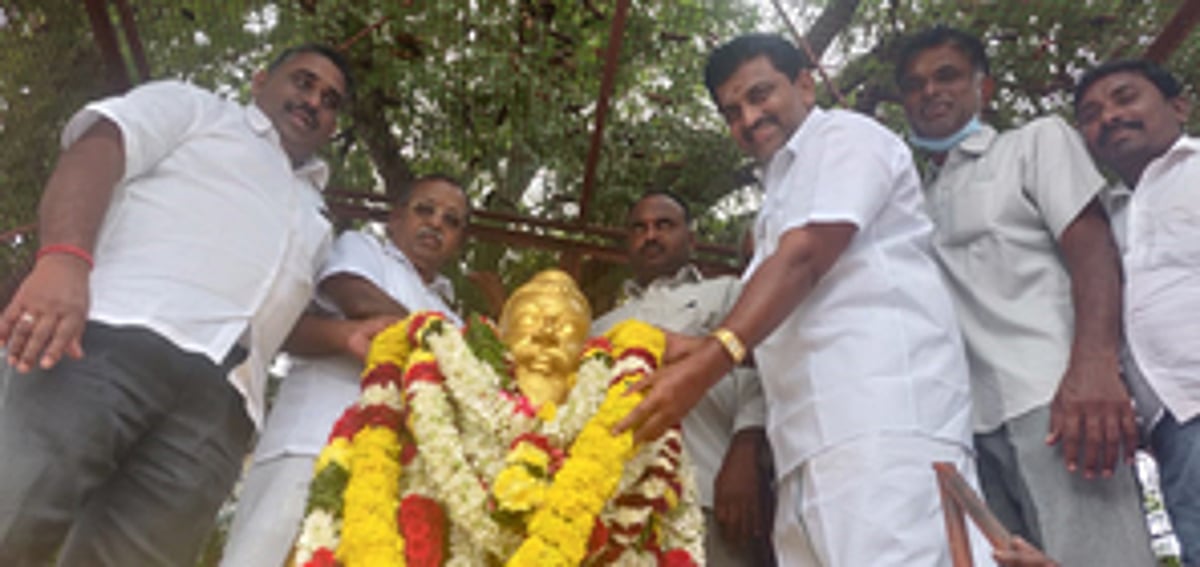 சென்னிமலையில் திருவள்ளுவா் தின விழா