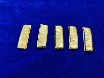 ரூ.49 லட்சம் கடத்தல் தங்கம் பறிமுதல்