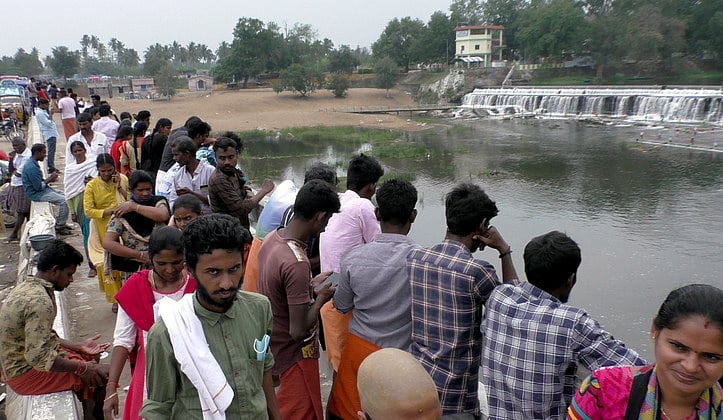 கொடிவேரி தடுப்பணையில் குளிக்க 3 நாள்கள் தடை