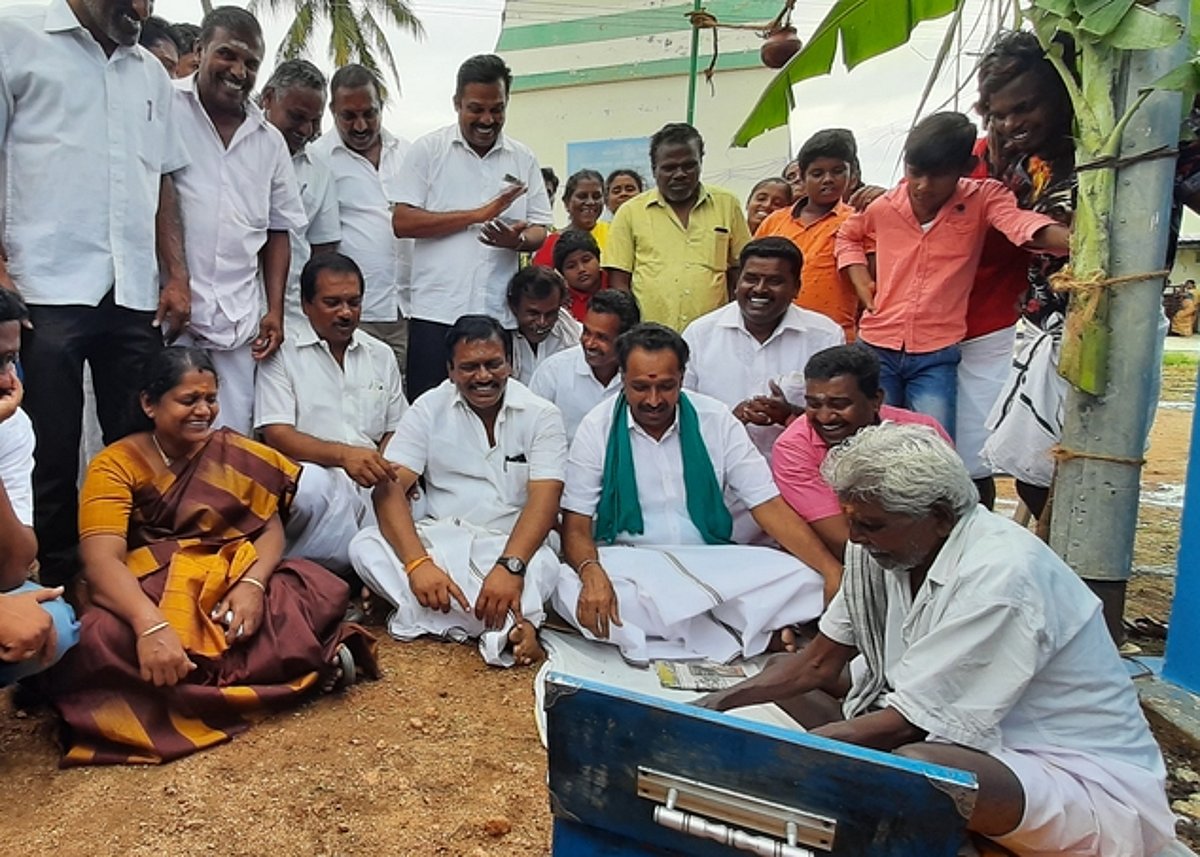 ‘நாகரிகம் வளா்ந்தாலும் பழைமையை மறக்கக் கூடாது’