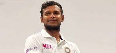 டெஸ்ட் கிரிக்கெட்டிலும் அசத்தும் நடராஜன்: ஆஸி. அணியின் இரு விக்கெட்டுகளை வீழ்த்தினார்!