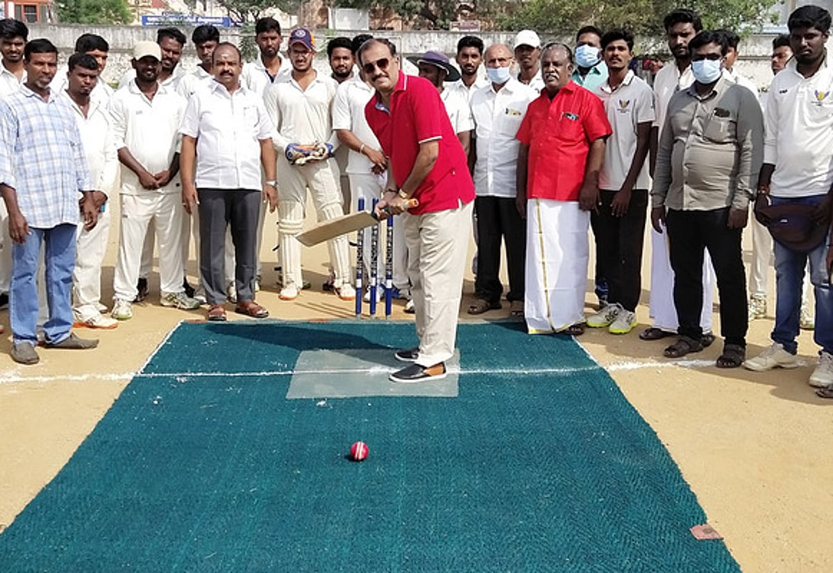 பொங்கல் சிறப்பு கிரிக்கெட் தொடக்கம்