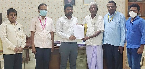 பெற்றோரைப் பராமரிக்காத மகனுக்கு  கொடுத்த ரூ.25 லட்சம் சொத்து ரத்து: வருவாய்த் துறை நடவடிக்கை