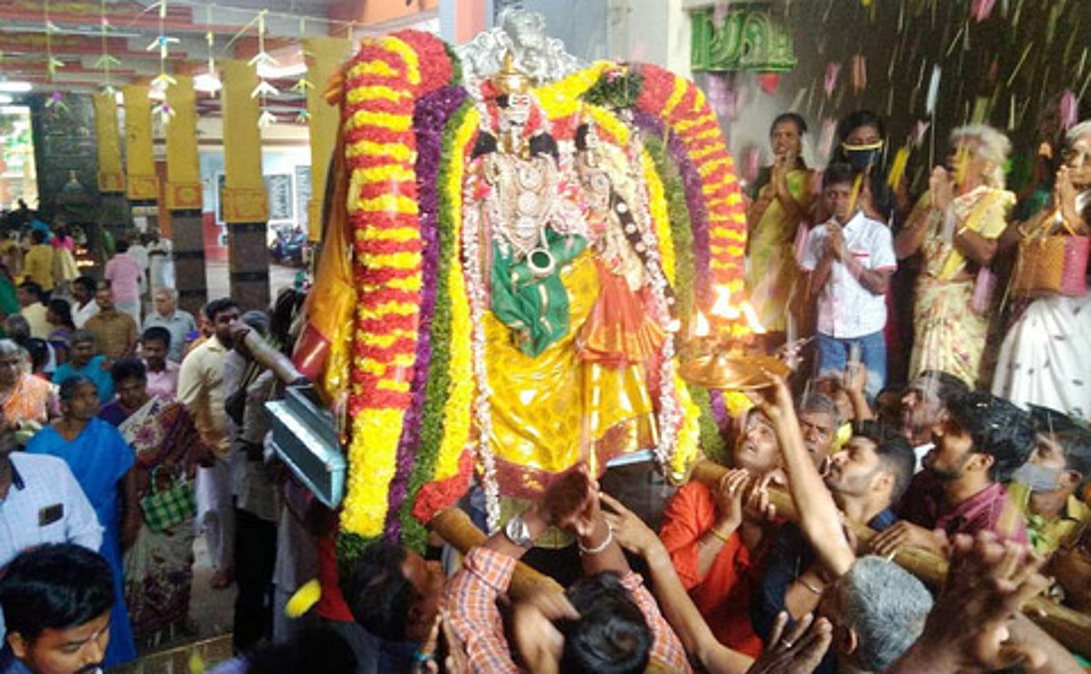 கருப்புலீஸ்வரா் கோயிலில் திருவூடல் உற்சவம்