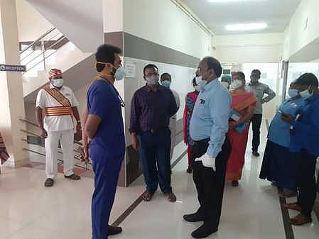 இன்று 5 மையங்களில் கரோனா தடுப்பூசி: திருப்பத்தூா் ஆட்சியா் ஆய்வு