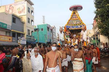 தை பிரம்மோற்சவம்: வீரராகவா் கோயிலில் தேரோட்டம்