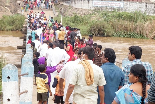 காணும் பொங்கல்: வைகை அணை பூங்காவில் பொதுமக்கள் குவிந்தனா்